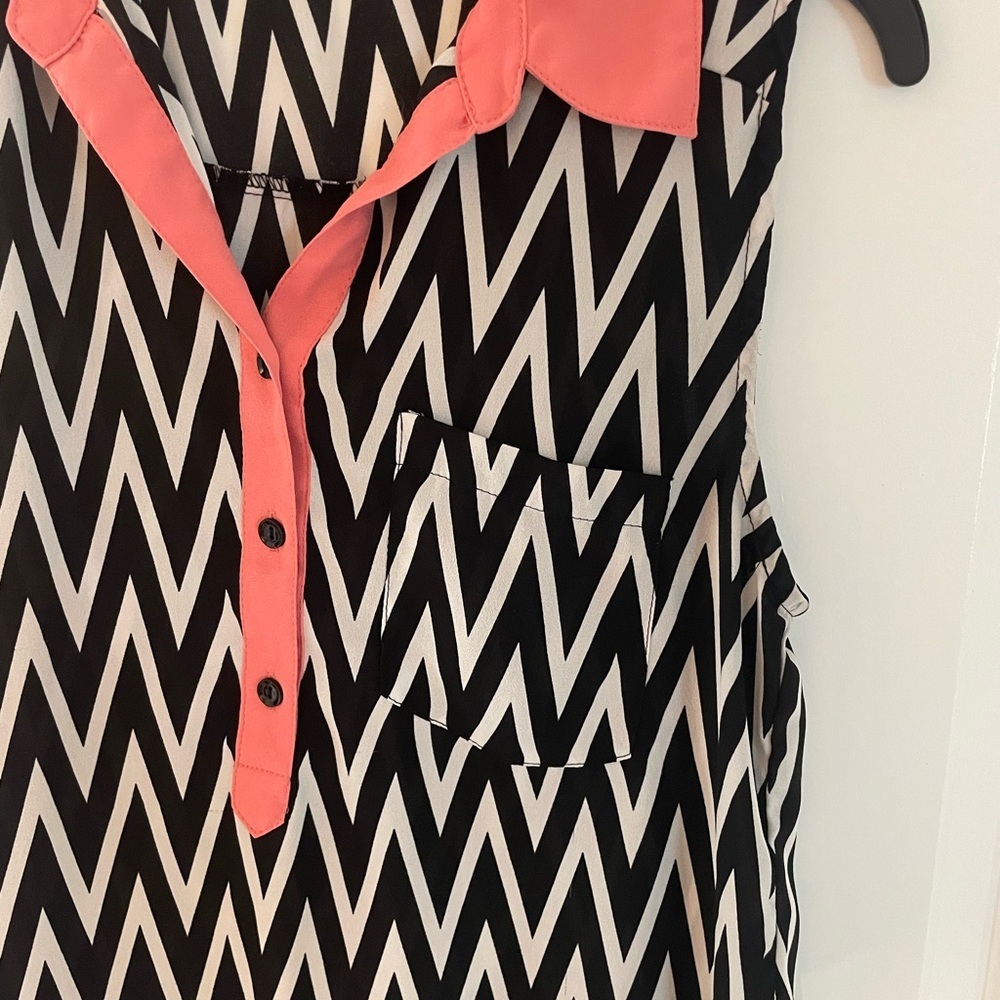 Liberty Love Black and White Chevron Top with Pink Trim - Picture 3 of 4